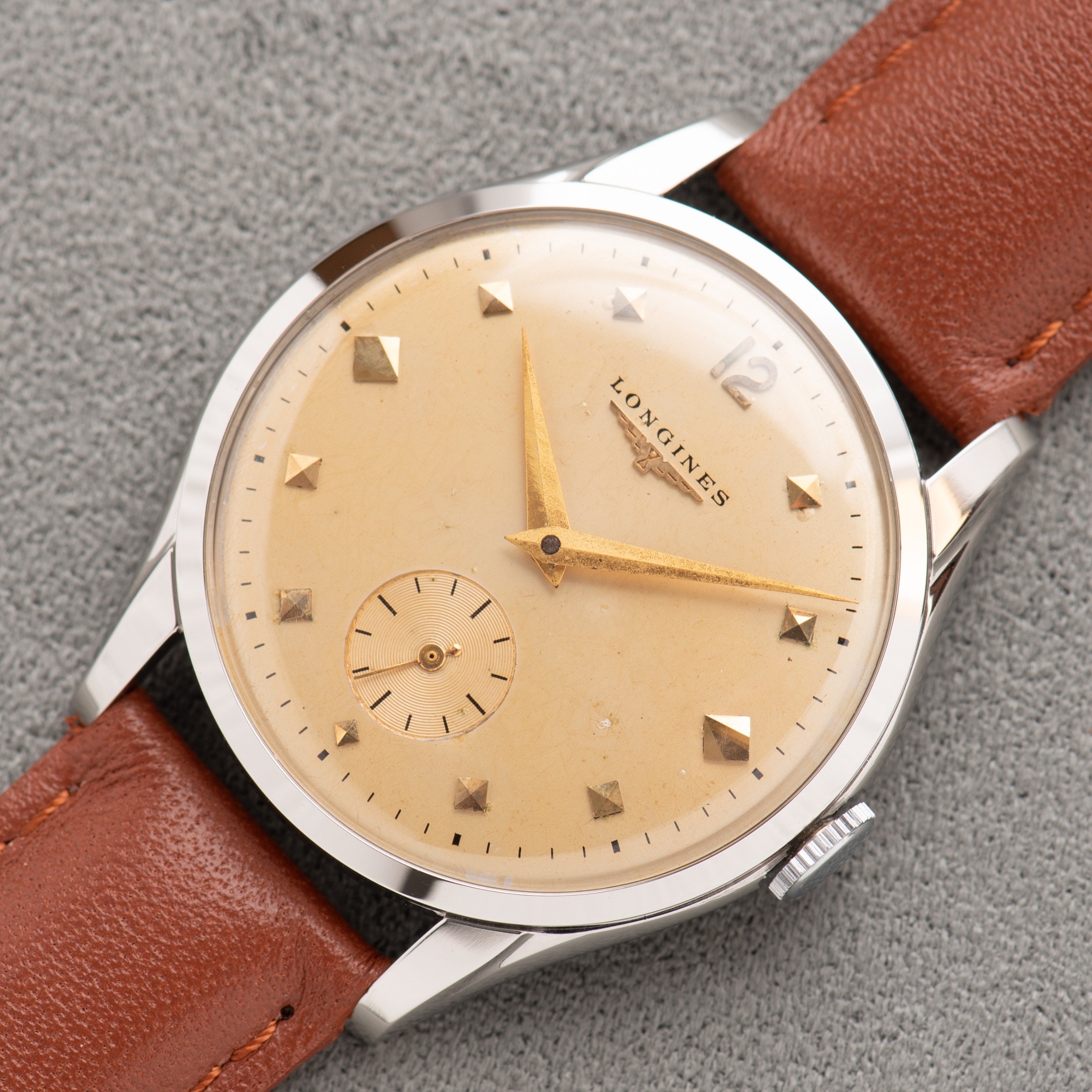 View of Longines Calatrava — patinated dial — Ref. 7033-3 784 — 1970